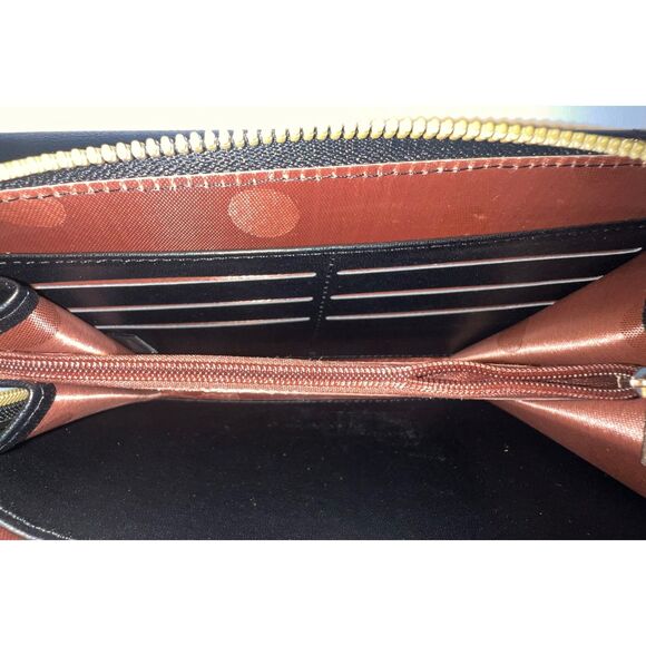 NWT Malibu Skye Olivia Multi-Compartment Wallet Crossbody Bag Vegan Leather - Picture 5 of 12